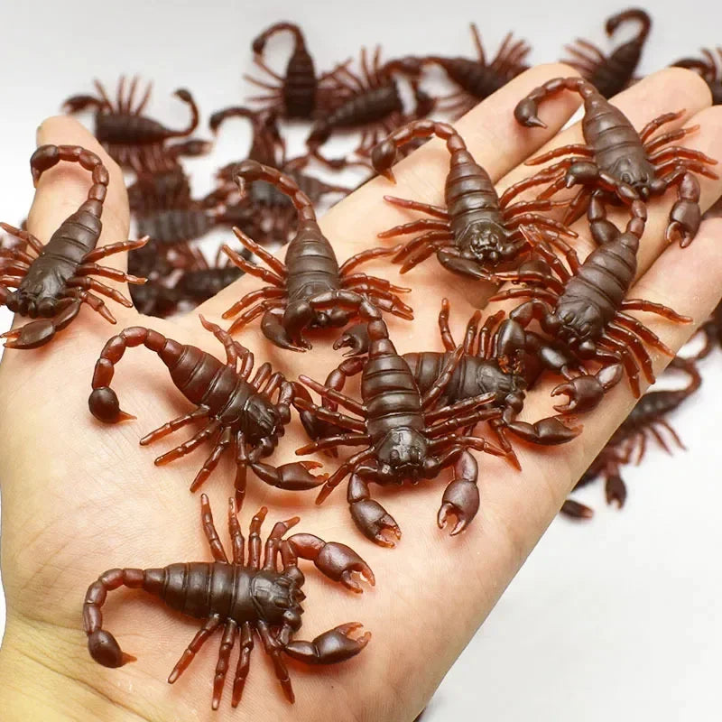 5-50Pcs Special Lifelike Model Simulation Fake Rubber Cock Cockroach Roach Bug Roaches Toy Prank Funny Trick Joke Simulation Toy