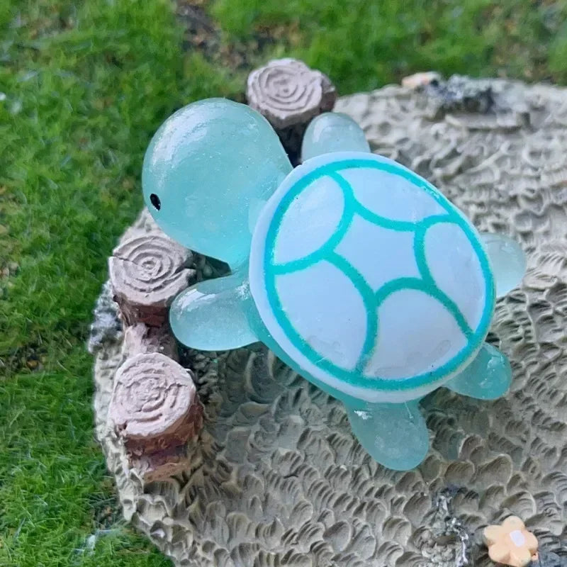 50/2pcs Cute Mini Luminous Turtle Ornaments Glowing in The Dark Miniatures Turtle Micro Landscape Kids Toys Home Decoration Gift